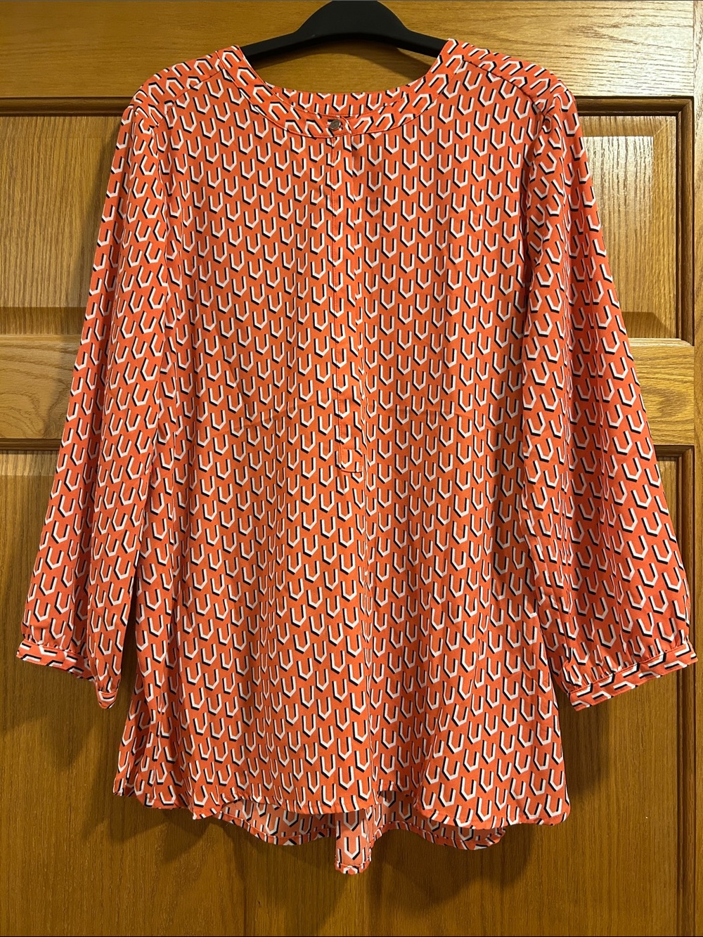NWOT JM Collection Coral, White, Black Three Quarter Sleeve Blouse Size Large